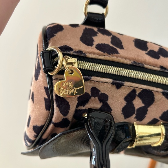 Betsy Johnson Leopard Print purse - Picture 3 of 7